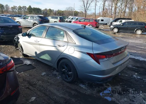 2021 Hyundai Elantra Sel z USA, uszkodzony, nr VIN 5NPLM4AG0MH021976